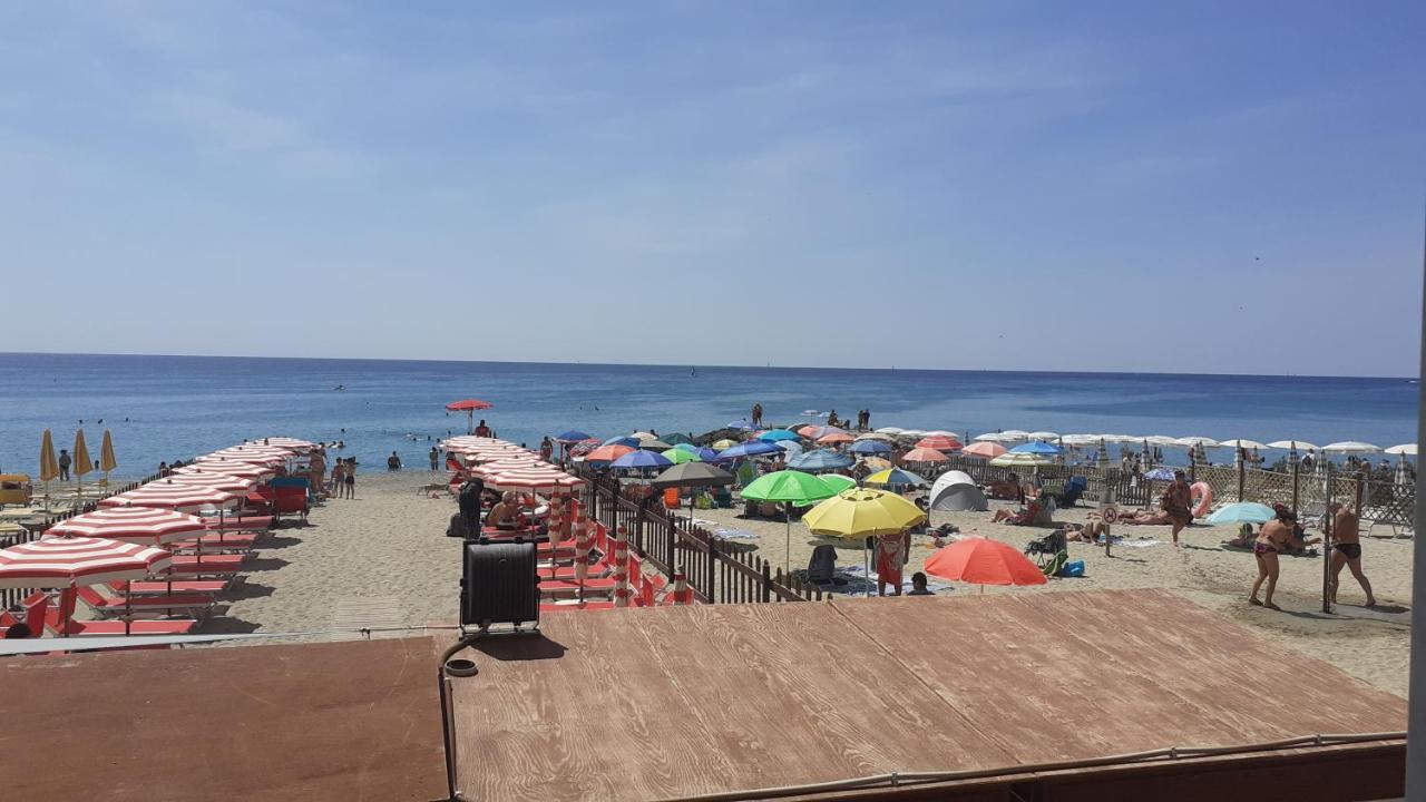 Appartement La Casa Di Pepe à Pietra Ligure Extérieur photo